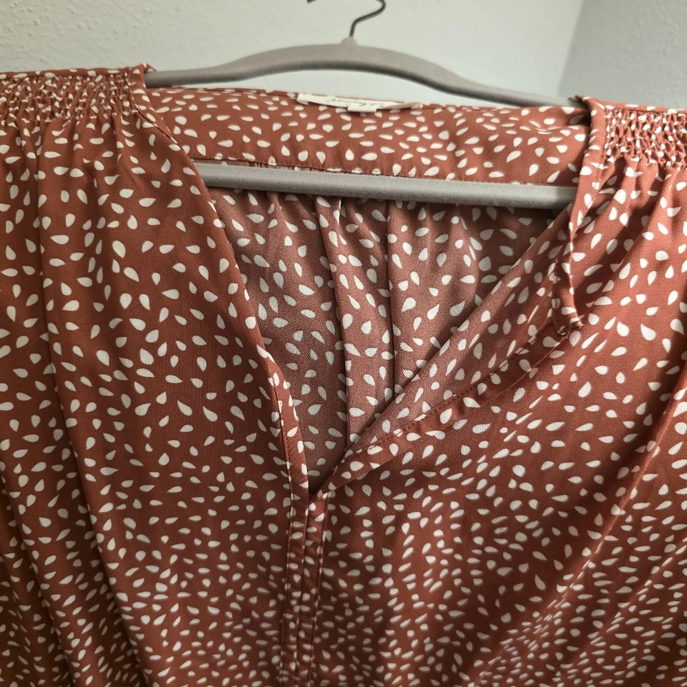 Women's Rust Patterned Top - Picture 3 of 3